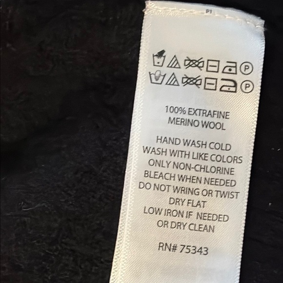 Max Studio Navy and Gray Cardigan Sweater with pockets size large - Picture 3 of 6